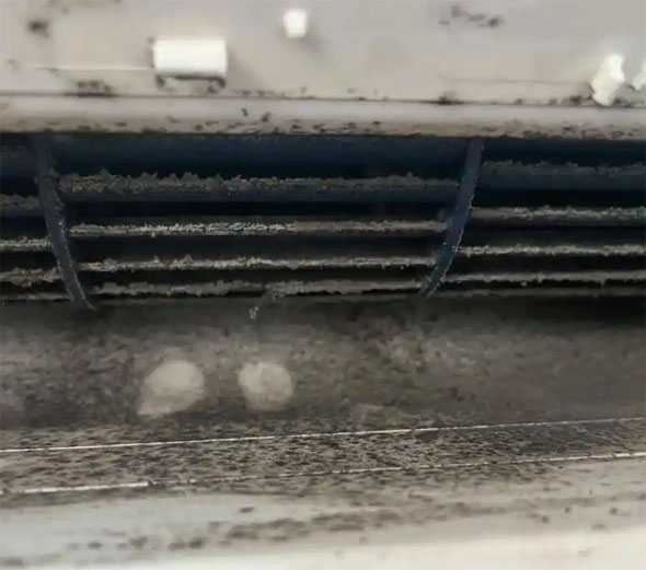 兴平空调吹的风有股烧焦味是怎么回事